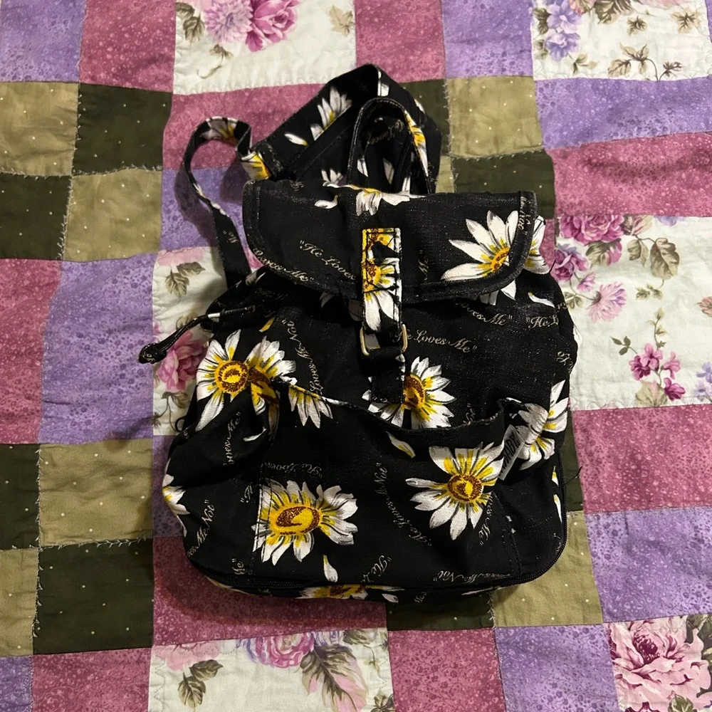Sassaby Daisy Vintage 90’s‎ backpack makeup bag